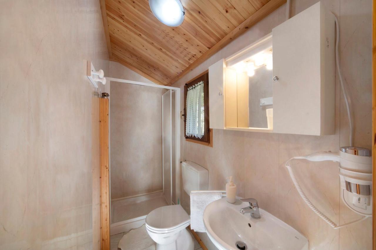 Casa Bucaneve Барцио Екстериор снимка